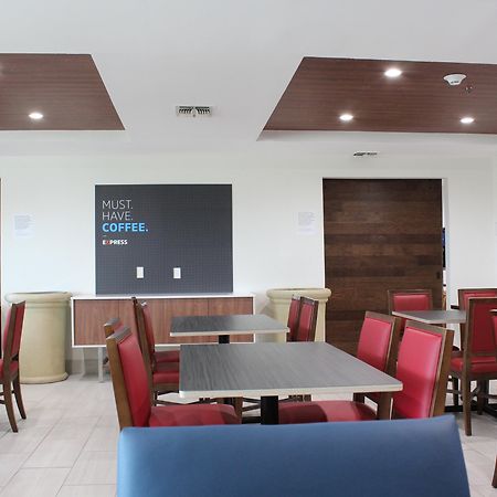 Holiday Inn Express & Suites San Antonio West Sea World Area By Ihg מראה חיצוני תמונה